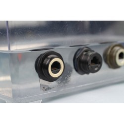 超5类加固型RJ45插座，阳极化抛光，配备防尘帽，适用于大外径线缆的图片